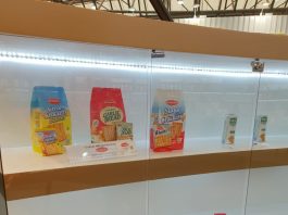 Tiga varian Crackers Kokola yaitu Cream Crackers Butter, Crackers Garlic Bread, dan Sugar Milky Crackers dipajang bersamaan sebagai produk inovasi crackers terbaik SIAL 2018.