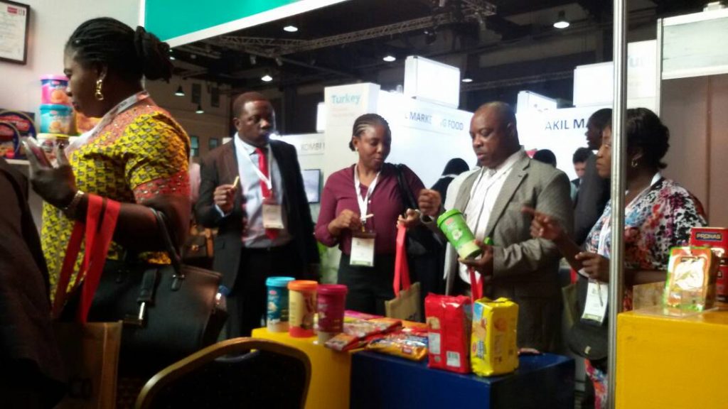 Antusias pengunjung Food West Africa yang ingin mengetahui ragam produk dari Kokola.
