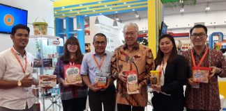 Ikut Serta Mendorong Ekspor Produk Indonesia, Kokola Group Unjuk Gigi di TEI 2018 Menteri Perdagangan Enggartiasto Lukita bersama Team Kokola Group pada acara TEI 2018 tang bertujuan meningkatkan ekspor secara berkesinambungan dan mendiversifikasi pasar ekspor.